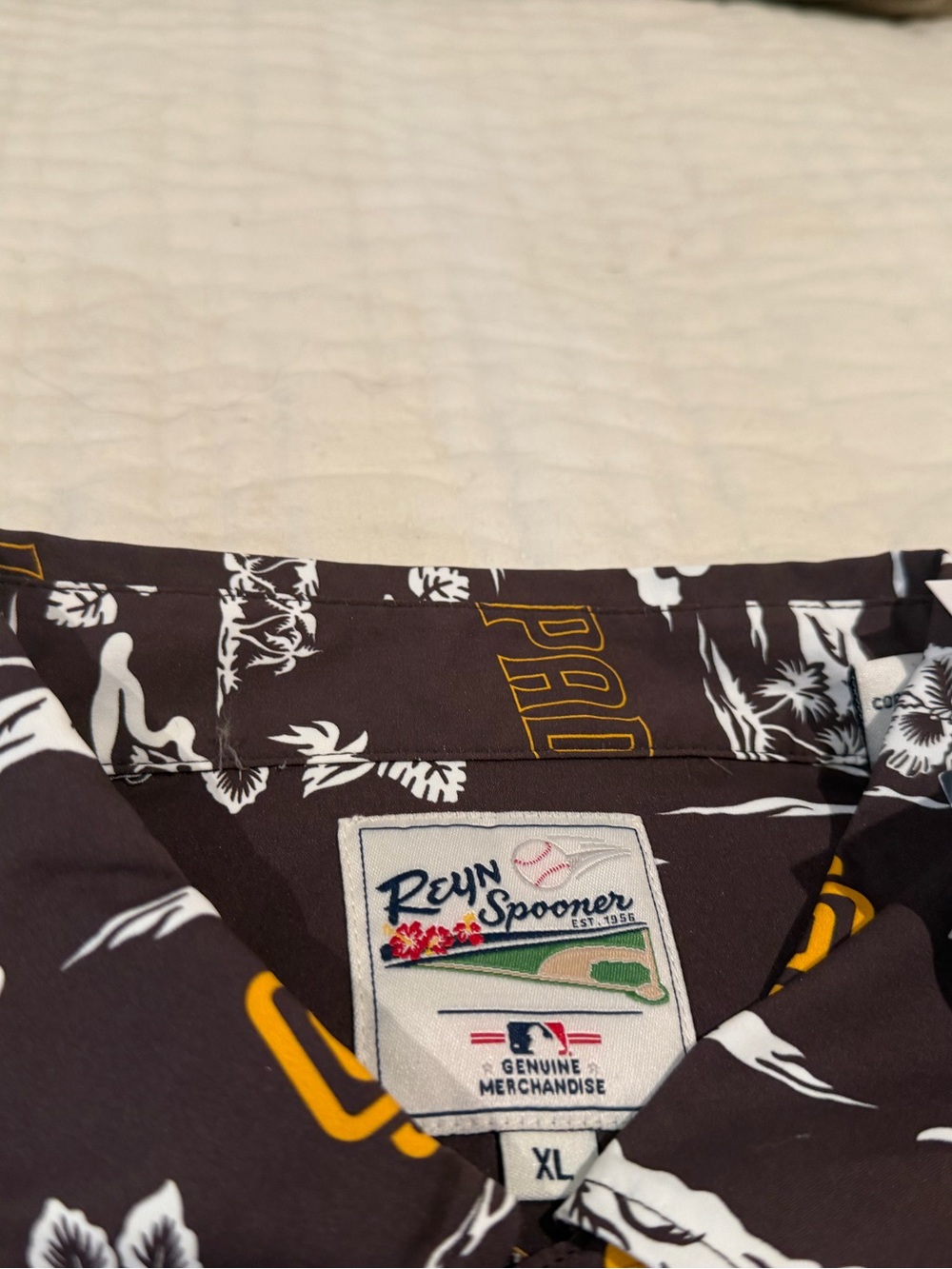 Reyn Spooner San Diego Padres Brown Hawaiian Button-Up Shirt - Picture 3 of 5